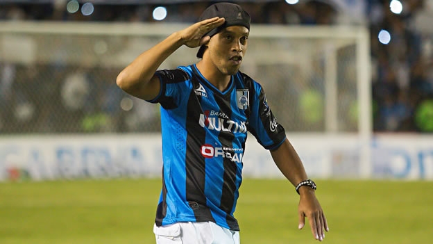 Ronaldinho, a démenti les rumeurs de retraite